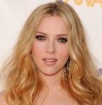 2010__11__okmagazine_scarlett johansson 145×150.jpg