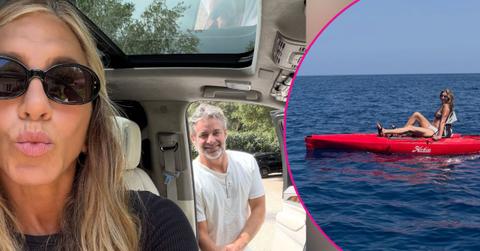 jennifer aniston flaunts her bikini body as she shares summer snaps with boyfriend jim curtis