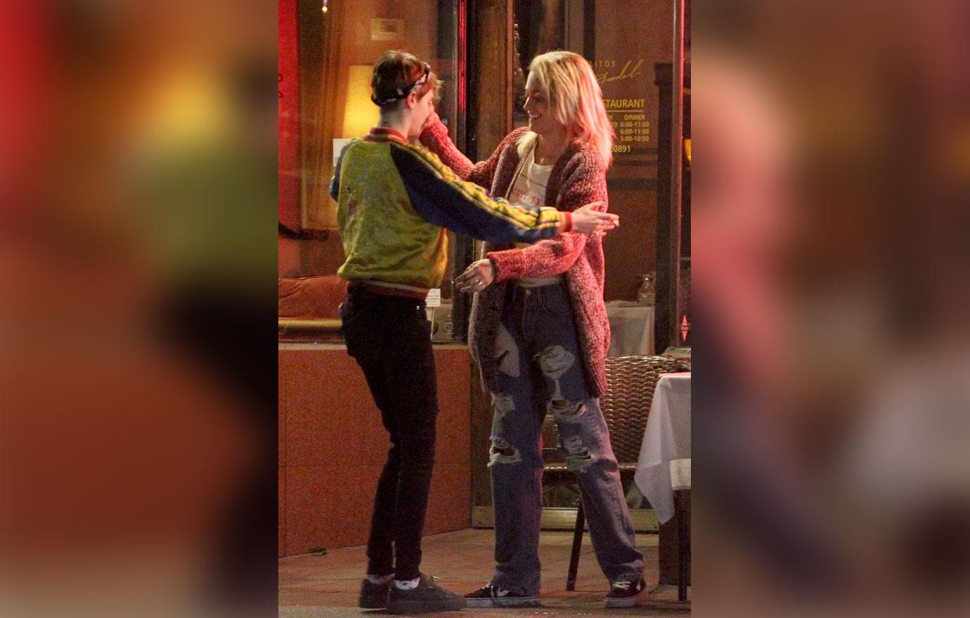 *PREMIUM EXCLUSIVE* Cara Delevingne and Paris Jackson Kiss on a date with Macaulay Culkin and Brenda Song