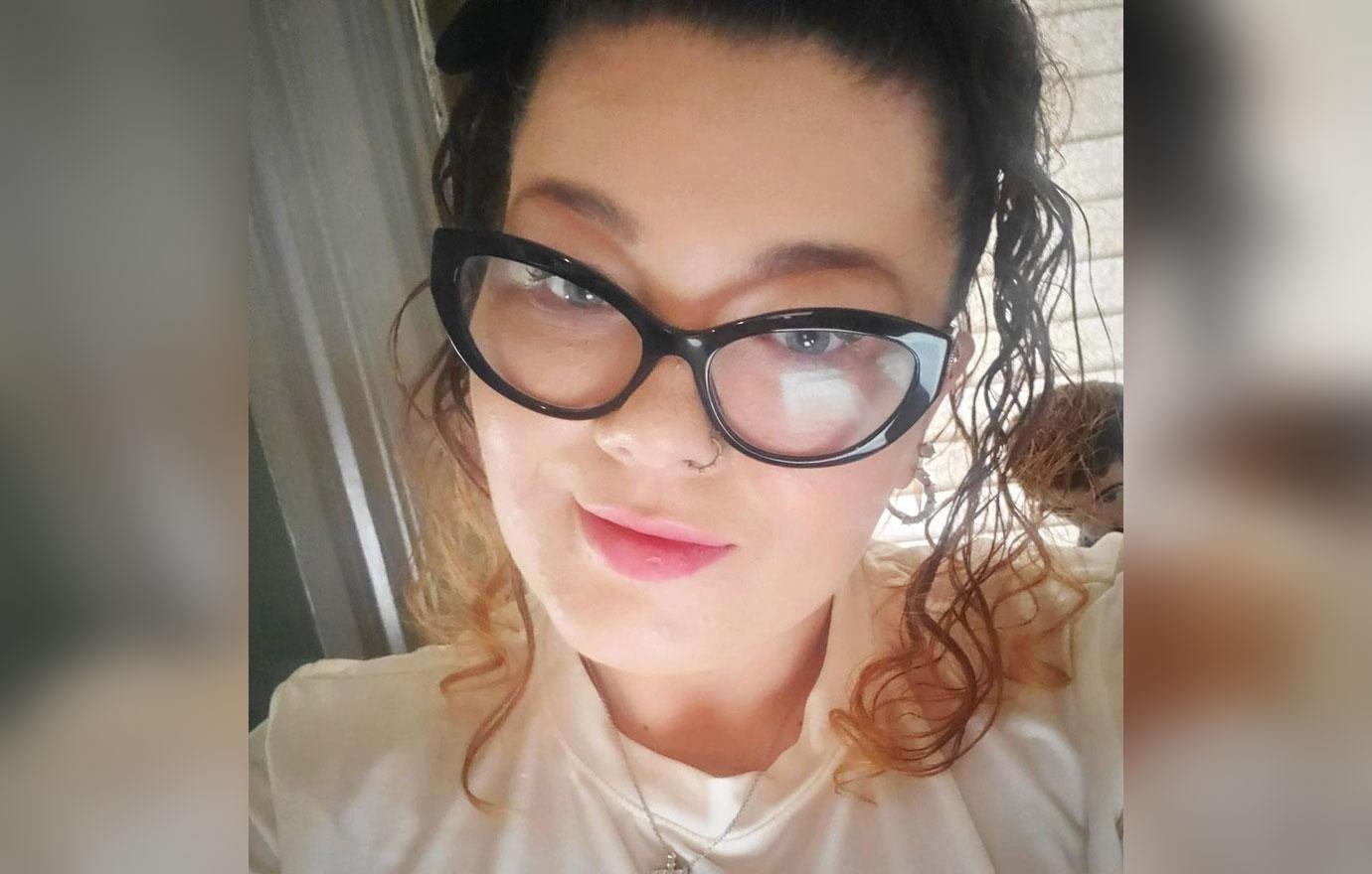 teen mom amber portwood shares okay to fall apart after fans claim shes on drugs