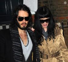 2009__12__wenn_russellkaty 225×205.jpg