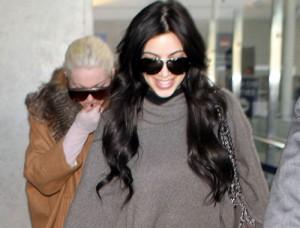 2011__01__kim_kardashian_jan25_383a 300×228.jpg