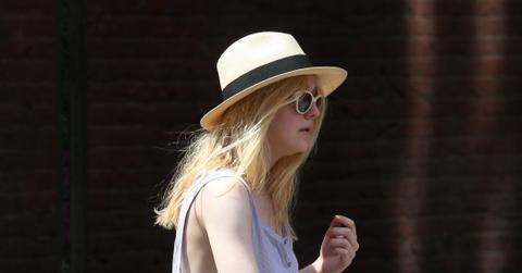 Dakota fanning april16 _004.jpg