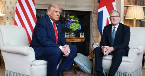 Photo of Donald Trump with Keir Starmer.