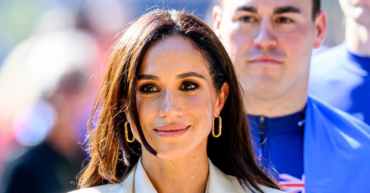 Photo of Meghan Markle made a surprise appearance at Paris Fashion Week.