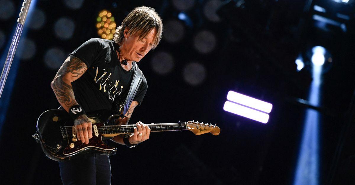 image of Fans speculated that the country star was 'angry' and 'emotional' during his concert. 