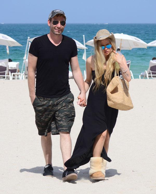 Avril lavigne chad kroeger florida 00