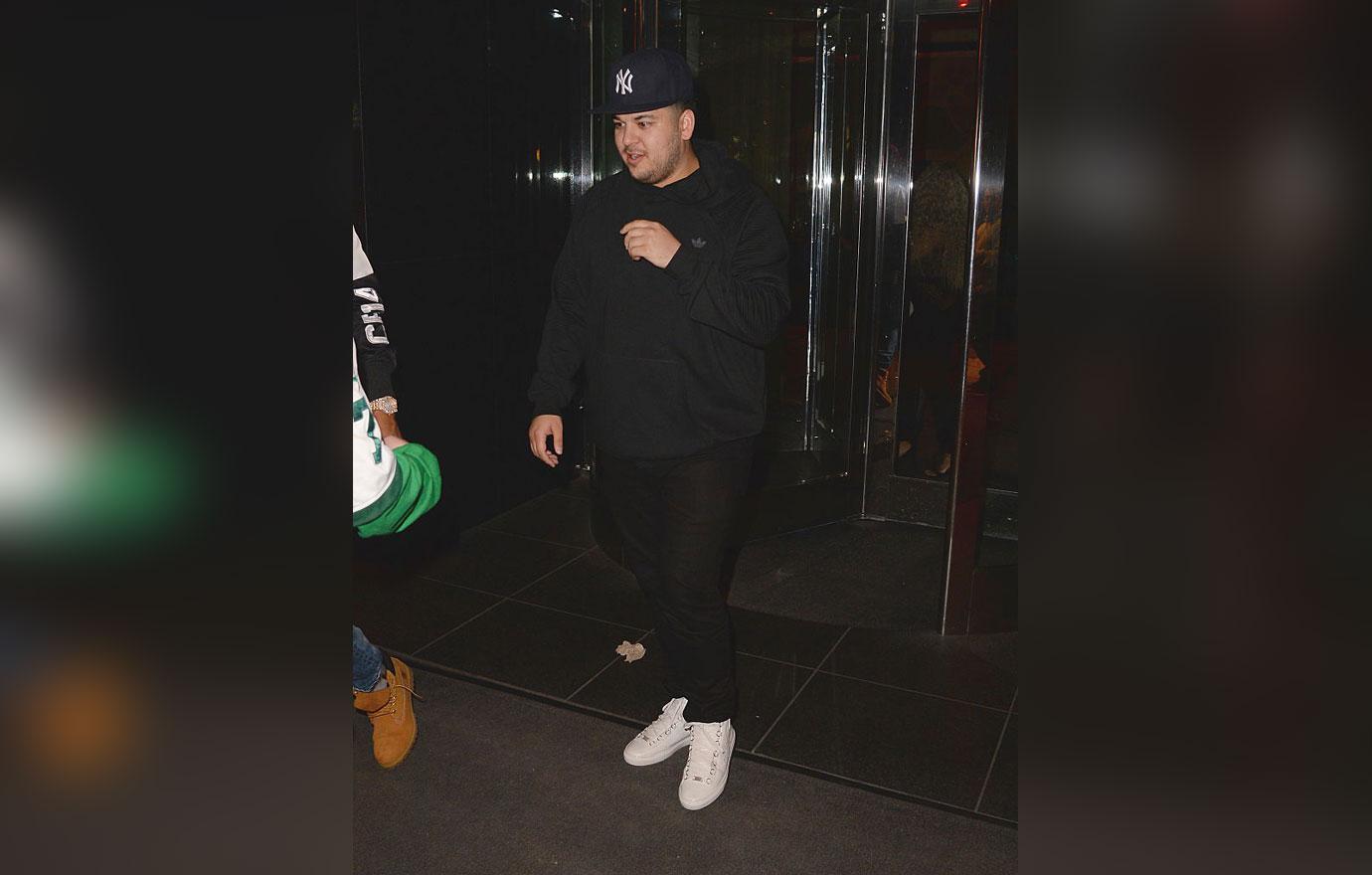 Rob Kardashian Walks On The Street