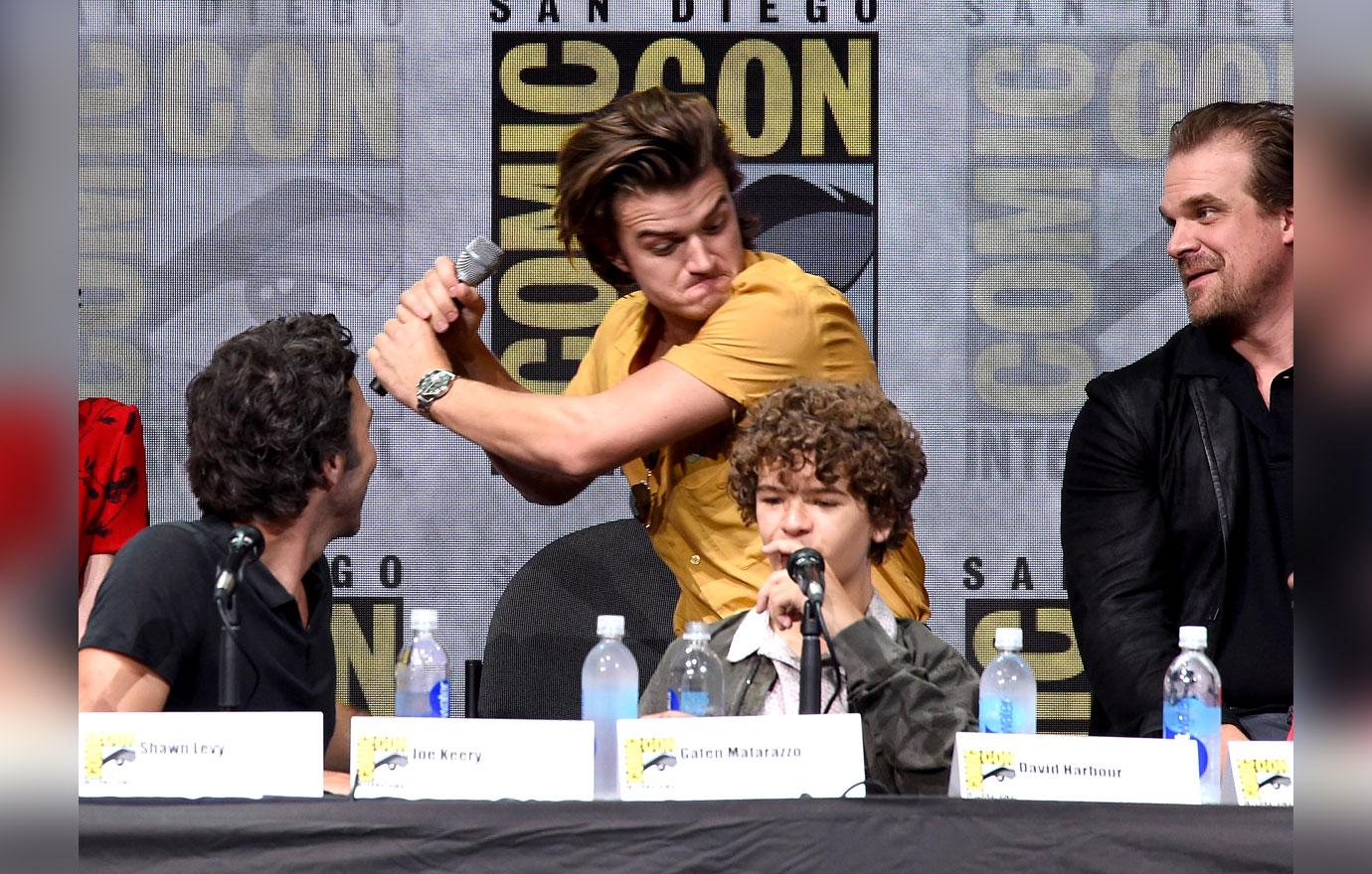 Stranger things cast dysfunctional 3