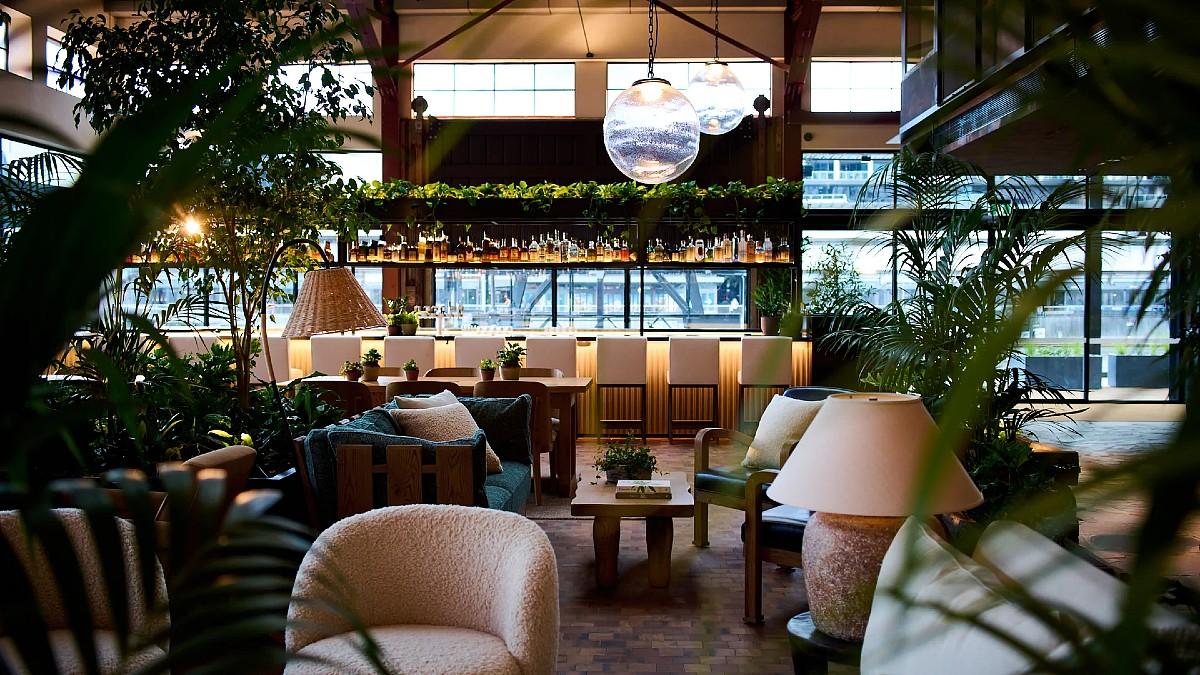 hotelmelarchcranebar