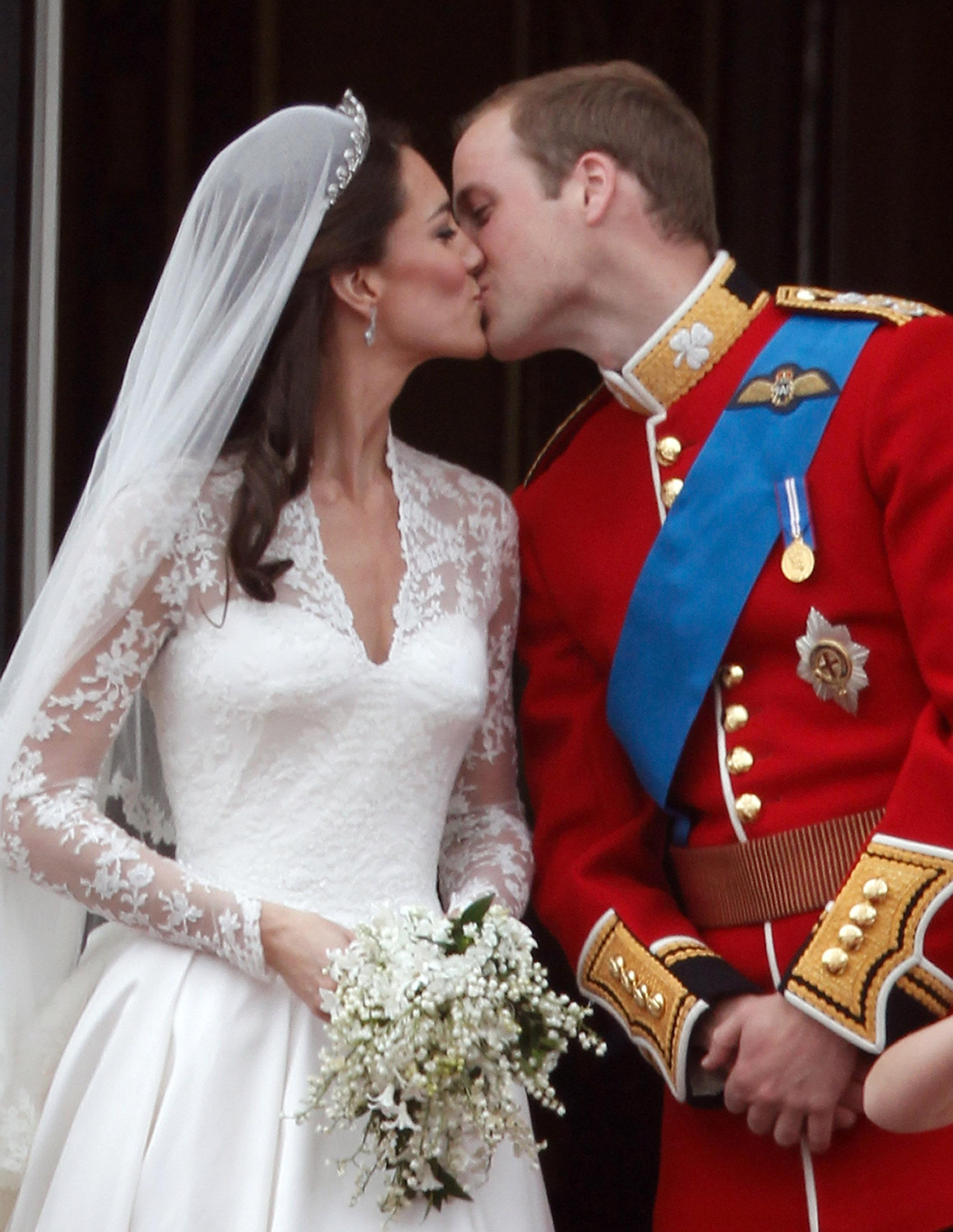 Royal Wedding &#8211; The Newlyweds Greet Wellwishers From The Buckingham Palace Balcony