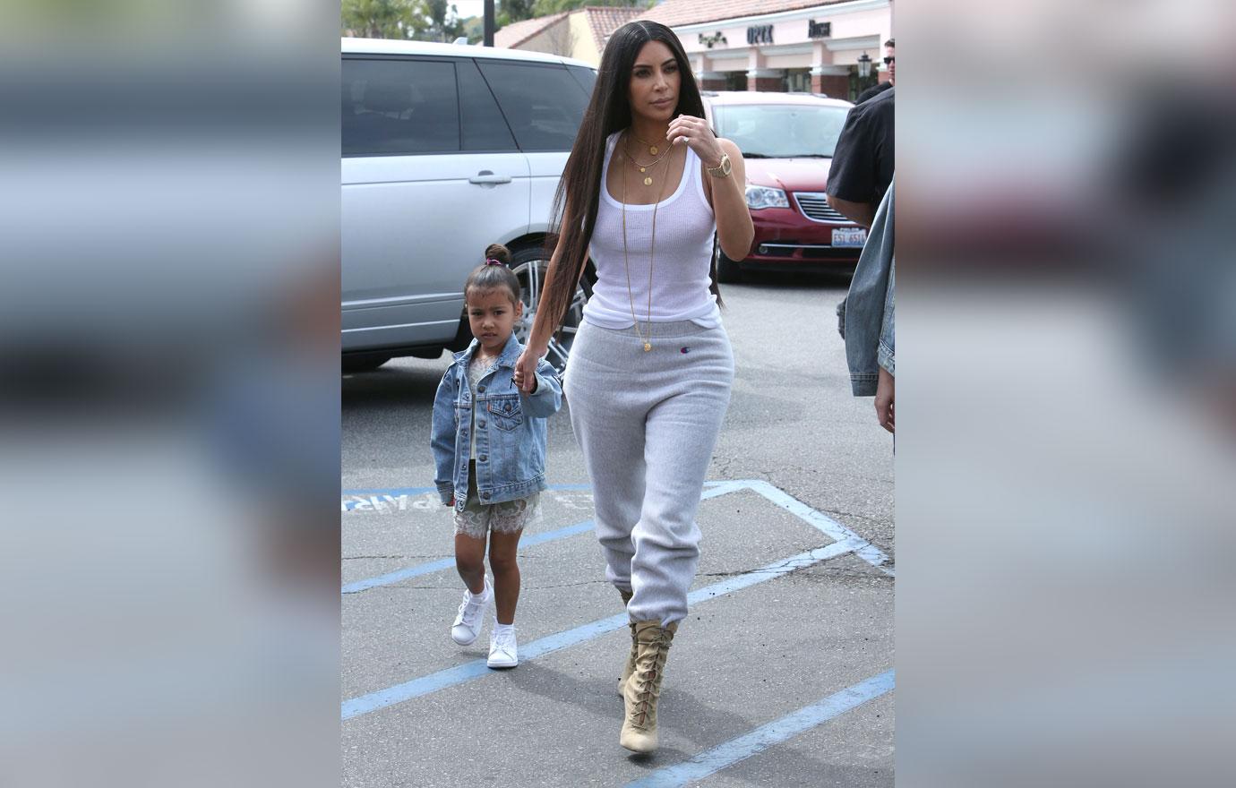 FFN_FF9FF10_Kardashian_Family_031017_52341905