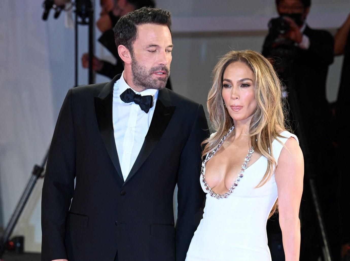 jennifer lopez buys ben affleck