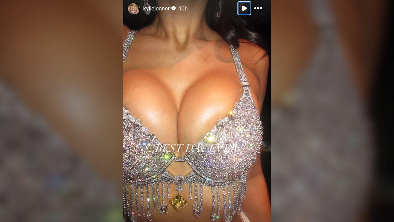 Photo of Kylie Jenner modeled this year's Fantasy Bra.
