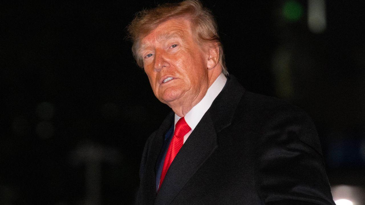 Photo of Trump talked about being 'in love' with Tim Scott. 