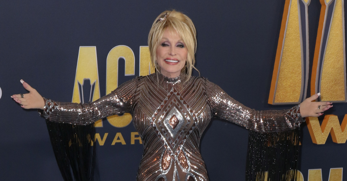 Dolly Parton 'Sends Love' To Ukraine, 2022 ACM Awards