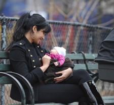 2010__03__padma_lakshmi_March15a 225×208.jpg