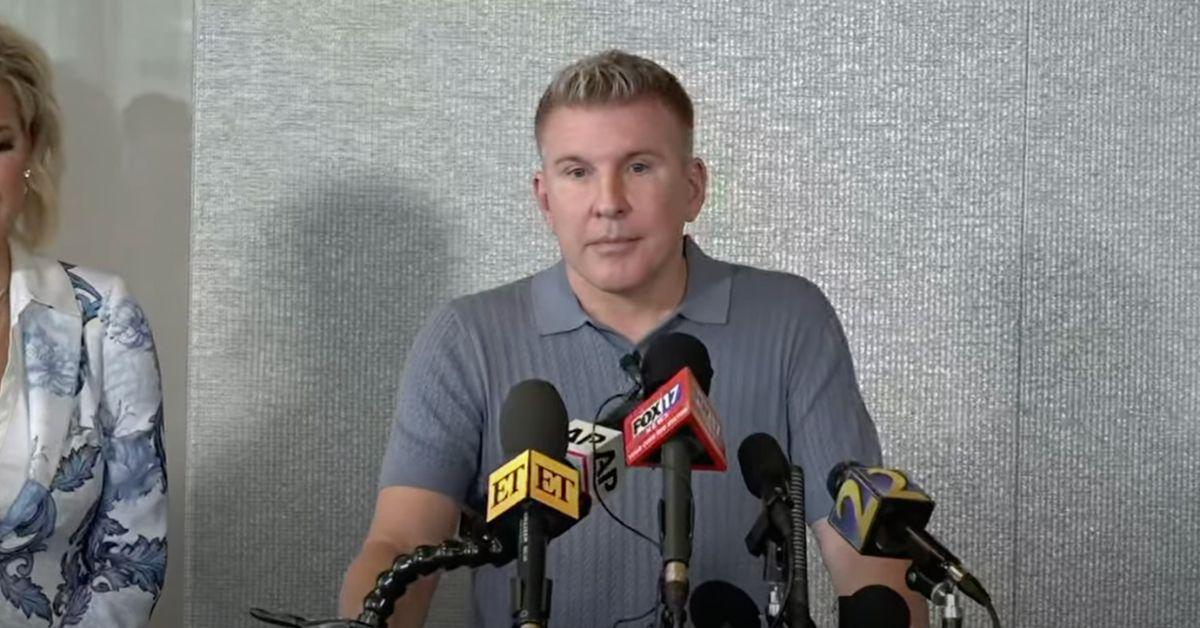 savannah chrisley addresses rumor slept someone parents pardons