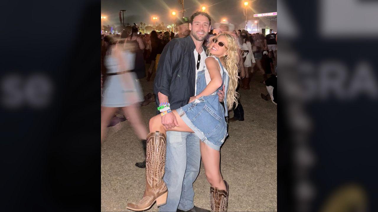 photo. ofThe pop star cut ties with Scooter Braun two years before he began dating Sydney Sweeney.