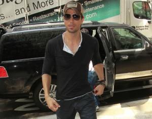 2010__07__00_Iglesias_Enrique_071810 300×235.jpg