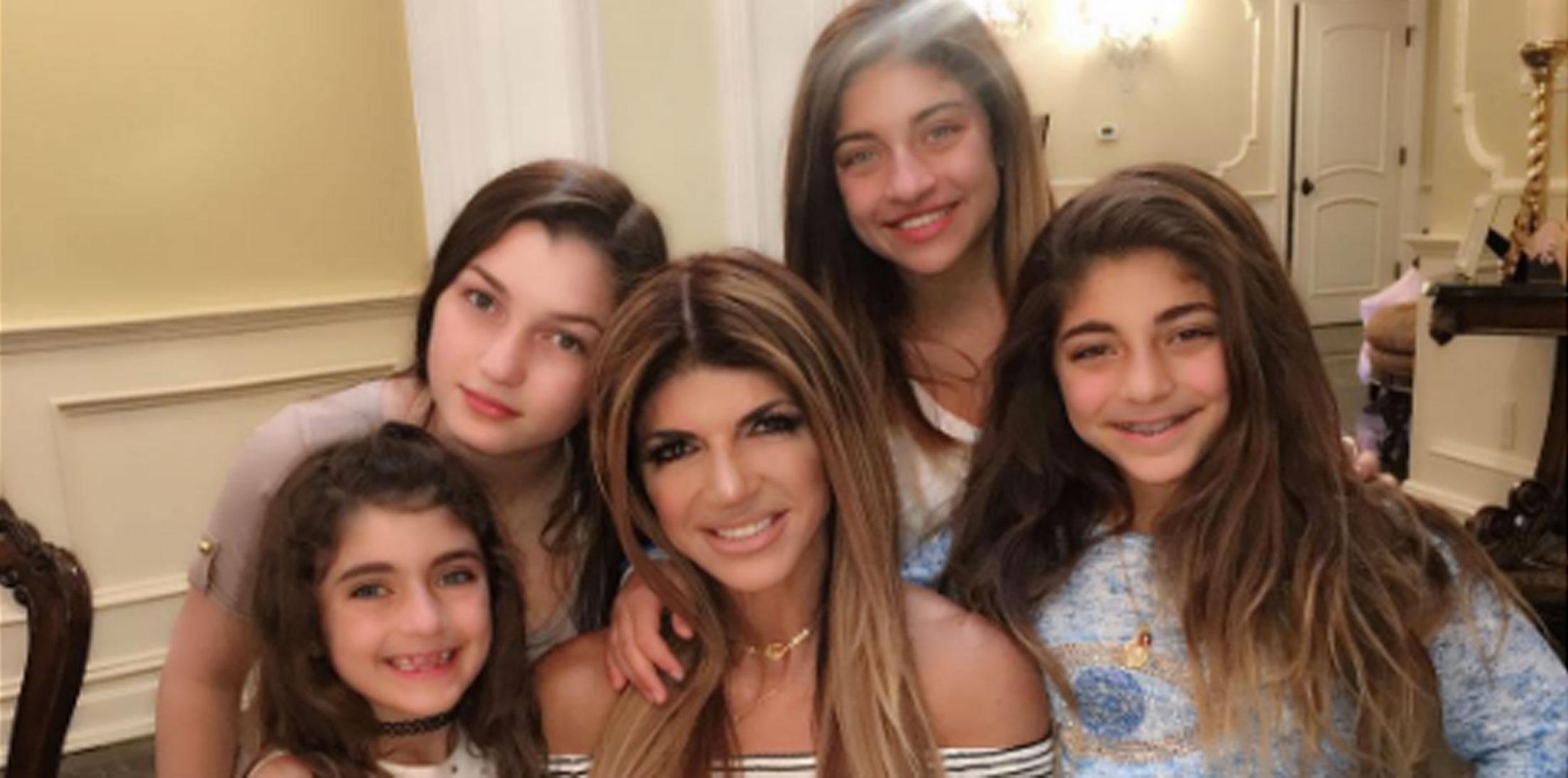 Pics Teresa Giudice Celebrates Her Birthday As Joe Remains In Prison