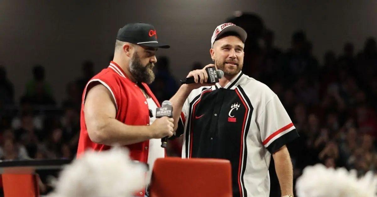 Photo of Jason Kelce and Travis Kelce