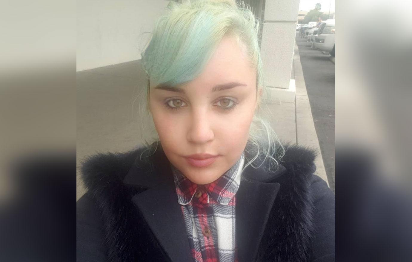 Amanda Bynes With Green Hair