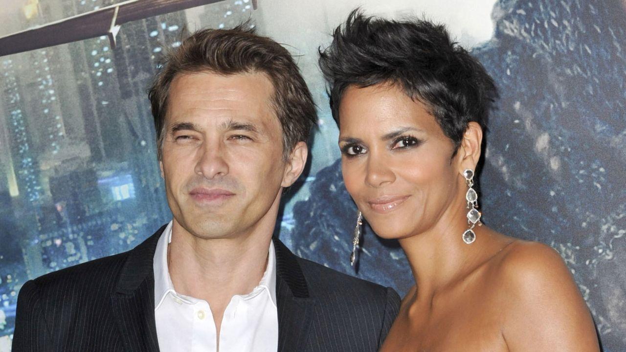 Image of Olivier Martinez submitted screenshots of messages exchanged during the custody dispute.