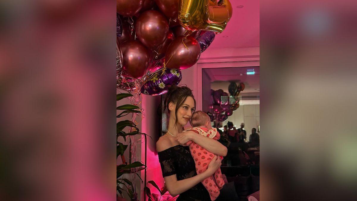 who is elsie hewitt pete davidson ex girlfriend baby mama