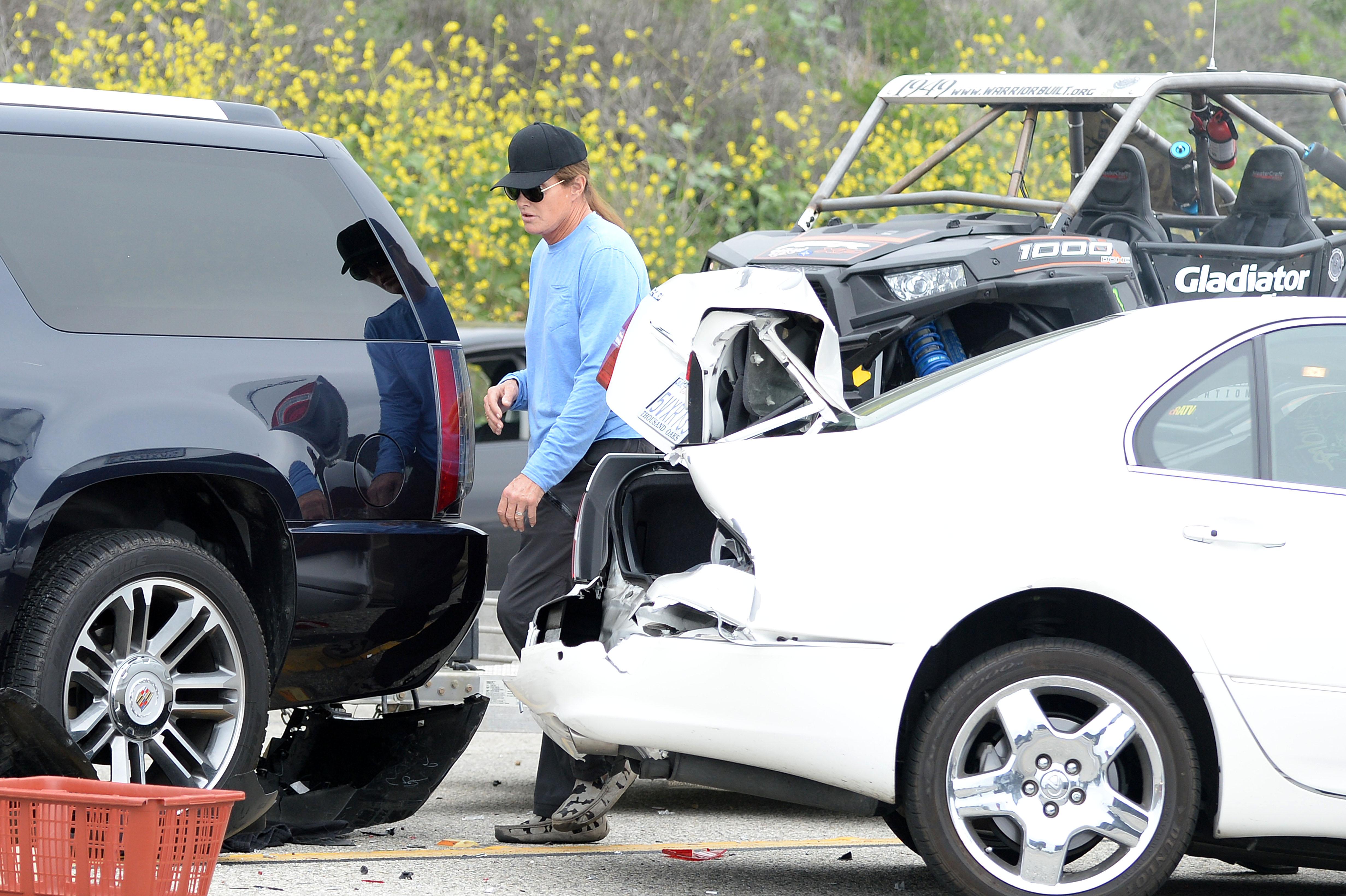 EXCLUSIVE: **PREMIUM RATES APPLY**STRICTLY NO WEB UNTIL 130am PST FEB 8th** Bruce Jenner involved in massive collision on PCH in Malibu, California.