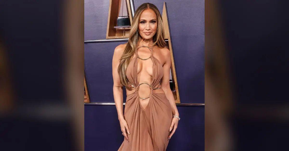 Photo of Sources alleged that Ben Affleck and Jennifer Lopez 'like each other so much more when they're not married to each other.'