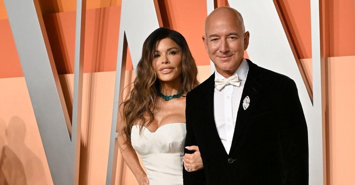 Photo of Lauren Sanchez and Jeff Bezos