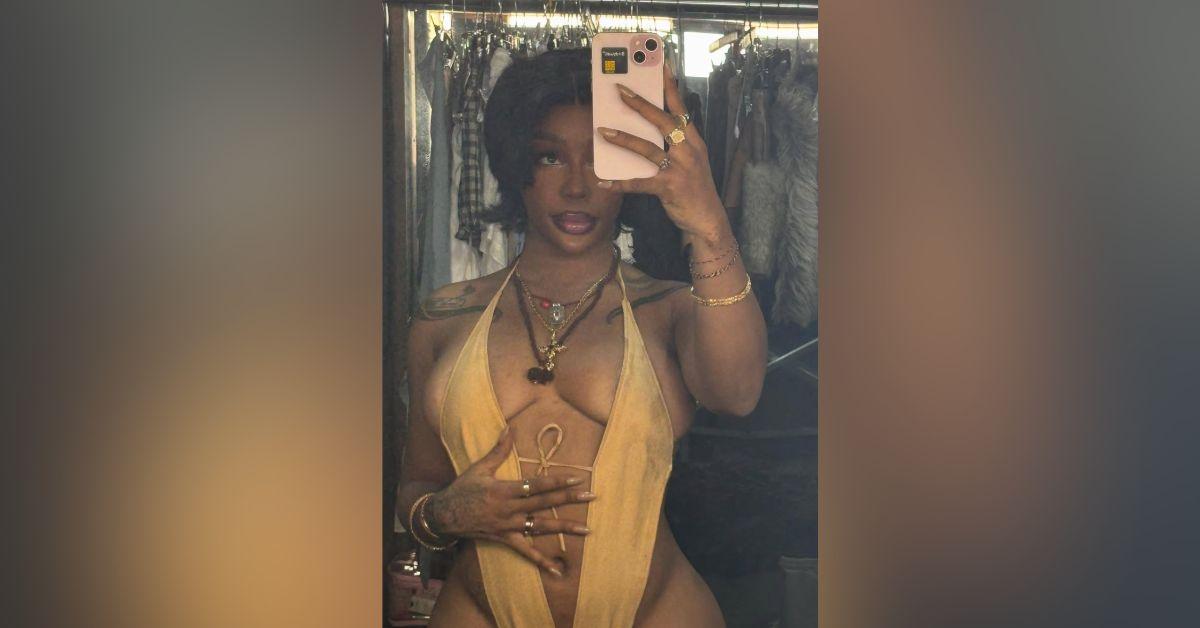 Image of SZA bared her cleavage in a plunging bodysuit.