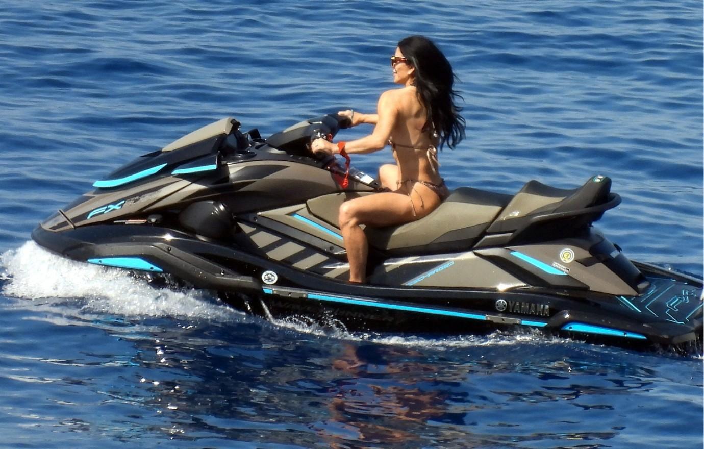 jeff bezos lauren sanchez kim kardashian jetski