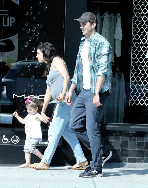 mila kunis pregnant ashton kutcher daughter wyatt