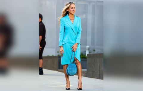 sarah jessica parker on the film set of the and just like that