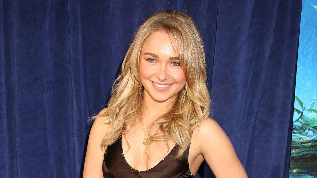 image of Hayden Panettiere previously described leaving an abusive relationship.