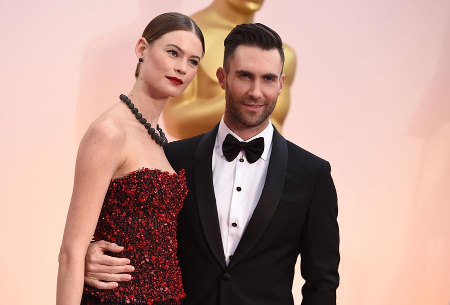 Adam levine behati prinsloo 2015 oscars arrivals