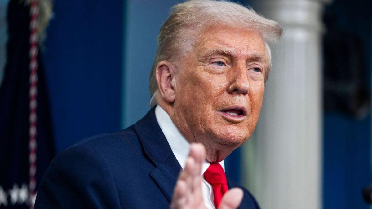 image of Donald Trump said he spoke to Gavin Newsom at the recent World Economic Forum.