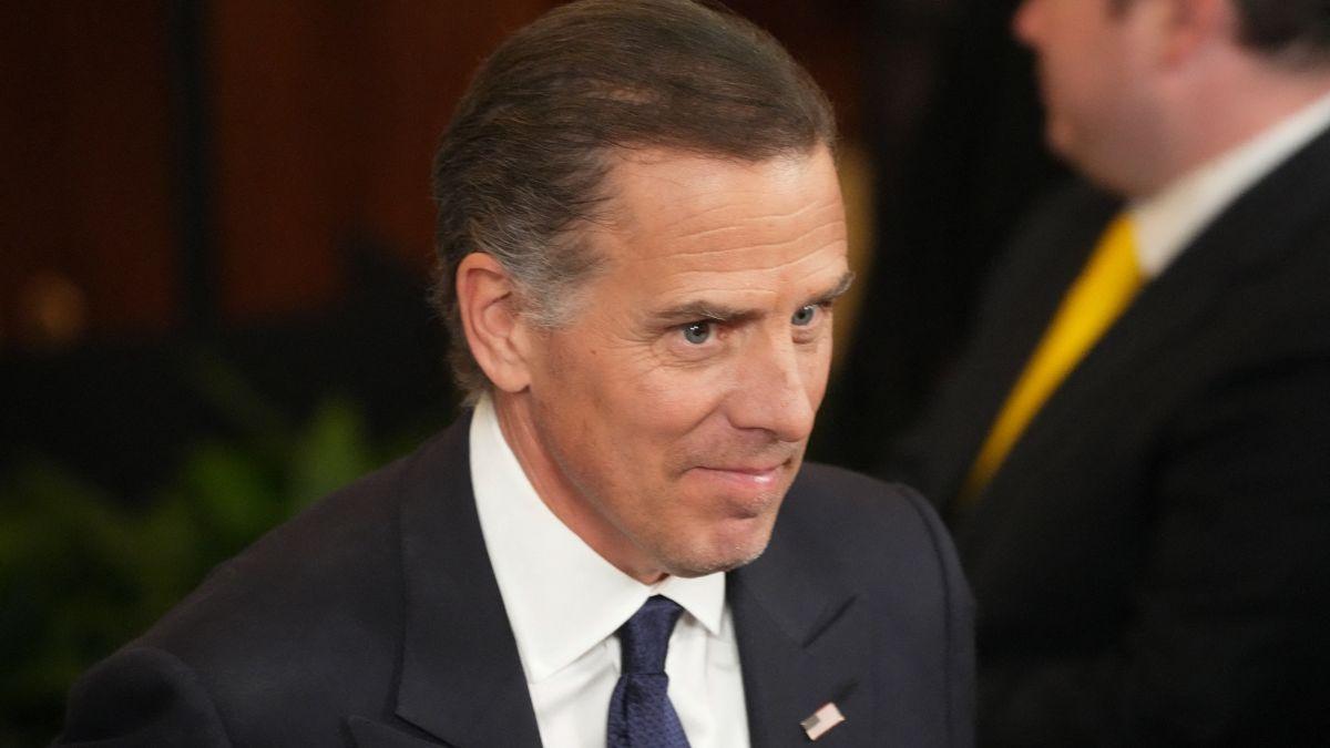 did jeffrey epstein really introduce donald melania trump