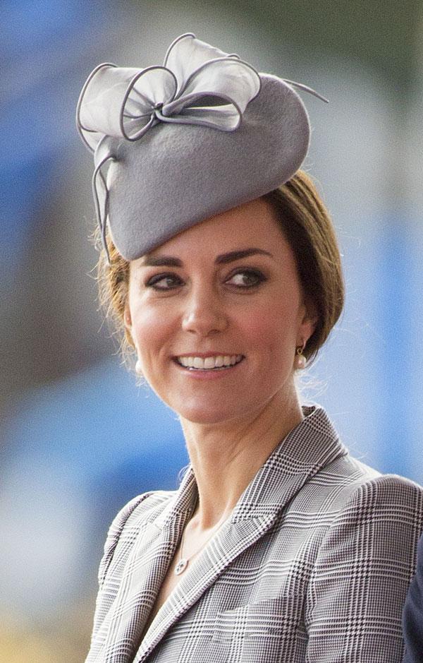 Kate middleton grey dress hairstyle