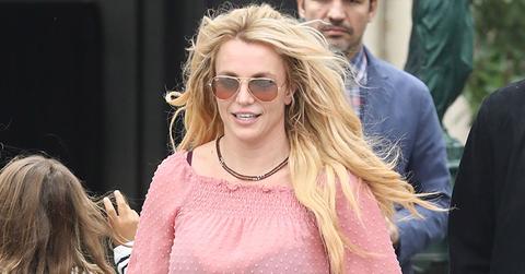 Britney spears booed uk main