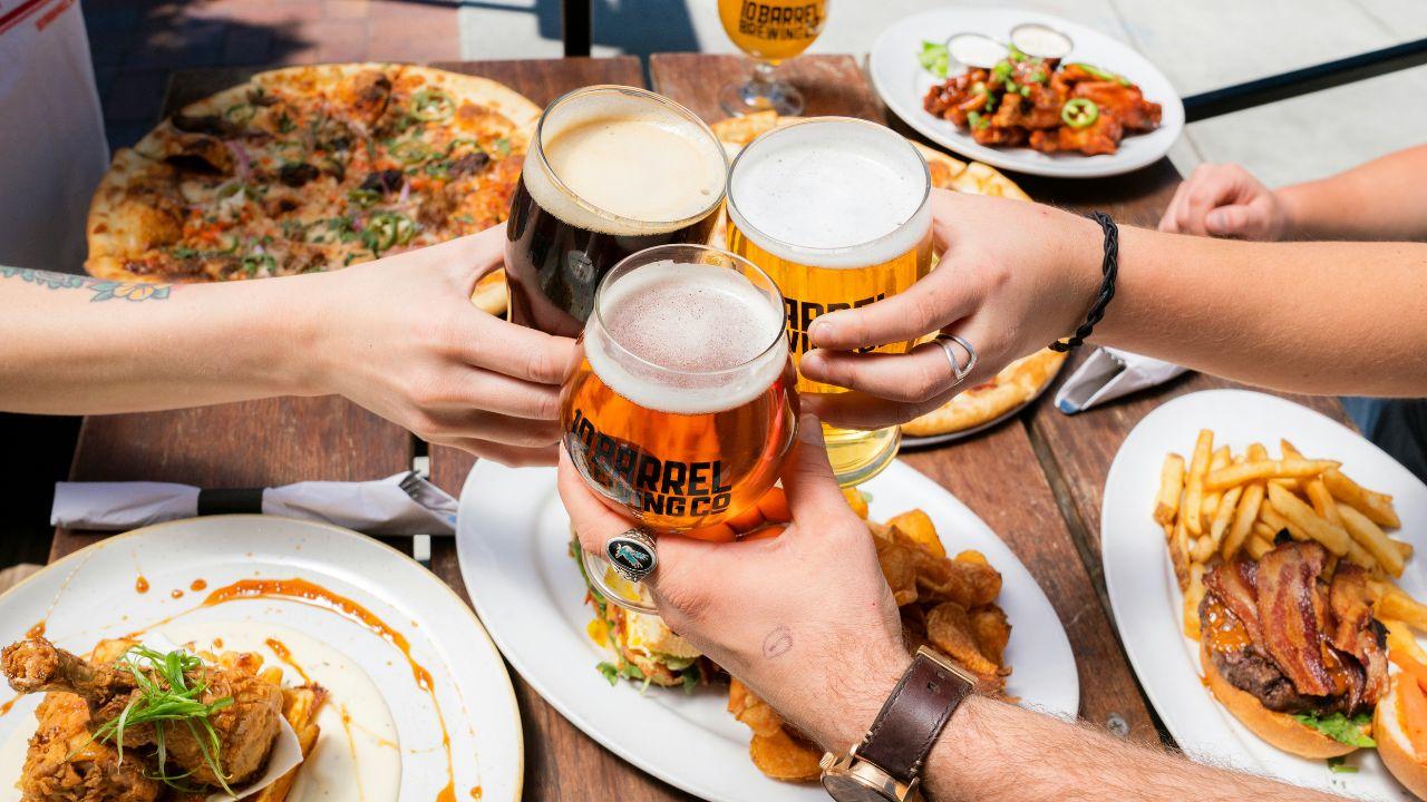 Image of the California bar, The Salty Dawg Tavern, shared a receipt and mocked showing a $375.24 bill and a $25 tip in an Instagram Story.