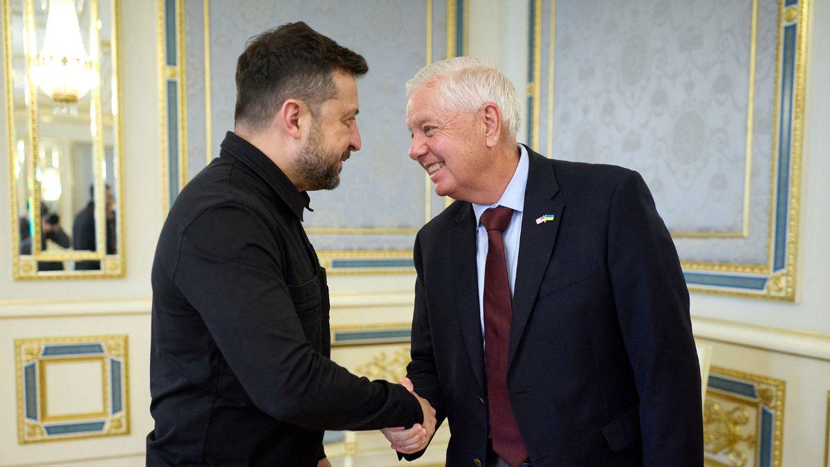 Image of Online speculation grew after the senator’s return from Ukraine.