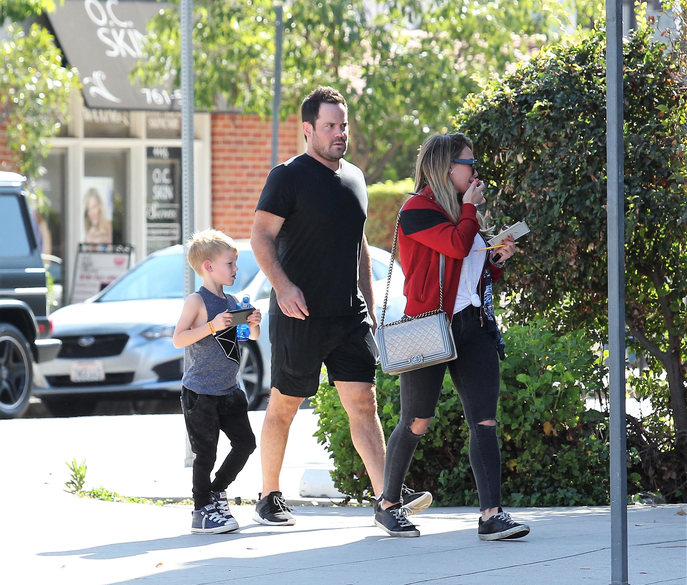 hilary duff mike comrie and son luca