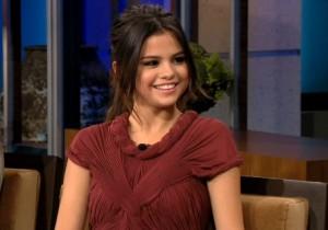2011__06__Selena_Gomez_June10newsnea 300×210.jpg