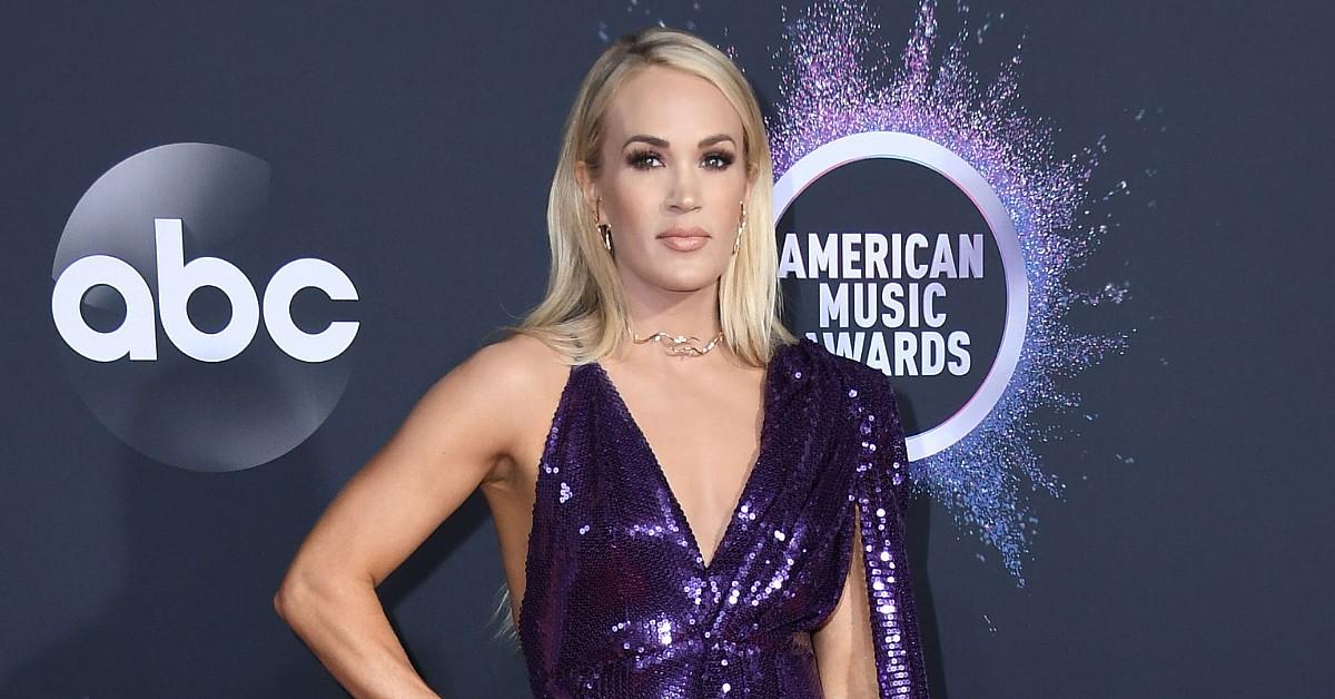 Pregnant Carrie Underwood Wearing Mike Fisher's Clothes, Hers Don't Fit