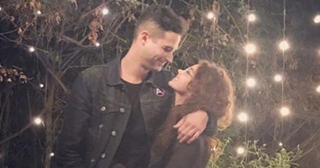 Sarah Hyland Wells Adams Fan Bachelorette PP