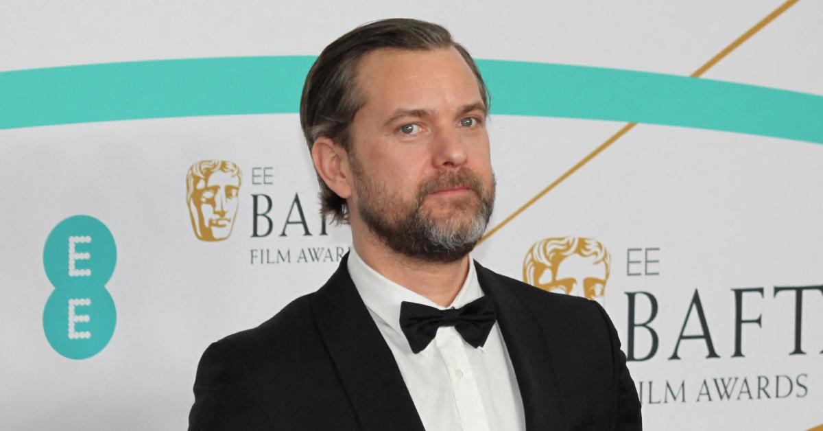 Breaking News: Joshua Jackson & This Bridgerton Star Are An Item? - lz6rd55