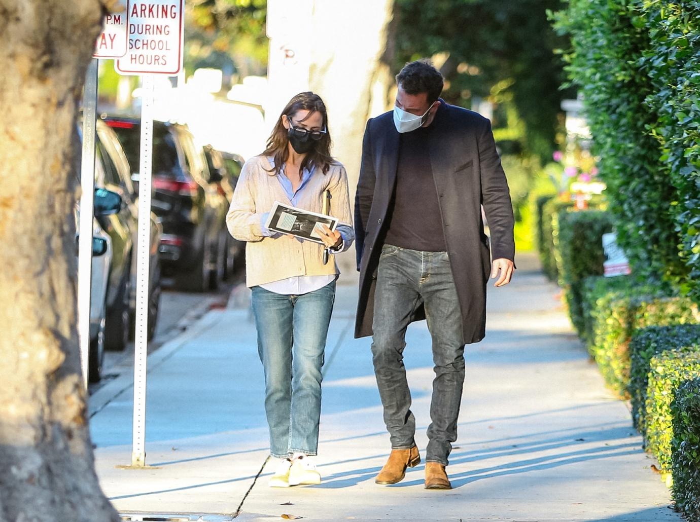 ben affleck jennifer garner reunite again cozy outing tension jennifer lopez